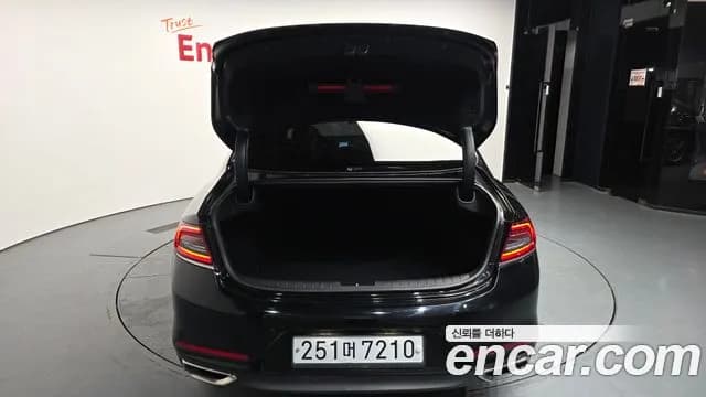 2019 Hyundai Grandeur IG 2.4 Premium Sold VIN KMHF141CBKA276947 – interior seats 2019 Hyundai Grandeur IG 2.4 Premium Sold VIN KMHF141CBKA276947 – interior seats
