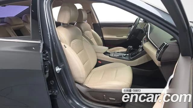 2019 Hyundai Grandeur IG 2.4 Premium Sold VIN KMHF141CBKA280218 – front exterior 2019 Hyundai Grandeur IG 2.4 Premium Sold VIN KMHF141CBKA280218 – front exterior