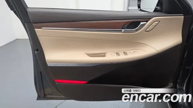 2019 Hyundai Grandeur IG 2.4 Premium Sold VIN KMHF141CBKA280218 – photo 13 2019 Hyundai Grandeur IG 2.4 Premium Sold VIN KMHF141CBKA280218 – photo 13