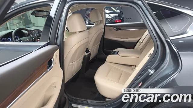 2019 Hyundai Grandeur IG 2.4 Premium Sold VIN KMHF141CBKA280218 – photo 20 2019 Hyundai Grandeur IG 2.4 Premium Sold VIN KMHF141CBKA280218 – photo 20