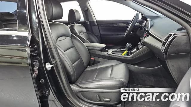 2019 Hyundai Grandeur IG 2.4 Premium Sold VIN KMHF141CBKA285584 – trunk area 2019 Hyundai Grandeur IG 2.4 Premium Sold VIN KMHF141CBKA285584 – trunk area