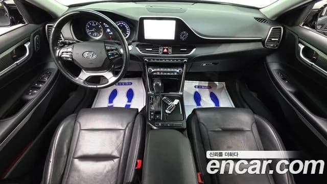 2019 Hyundai Grandeur IG 2.4 Premium Sold VIN KMHF141CBKA285976 – interior seats 2019 Hyundai Grandeur IG 2.4 Premium Sold VIN KMHF141CBKA285976 – interior seats
