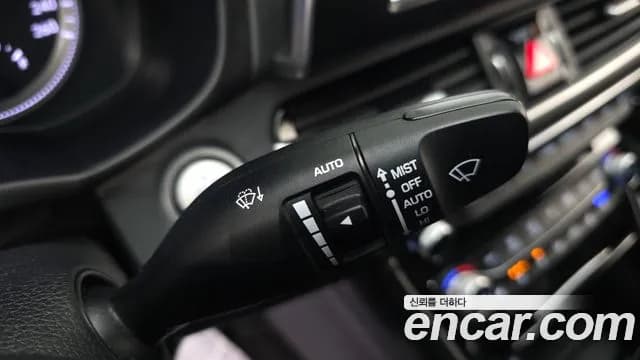 2019 Hyundai Grandeur IG 2.4 Premium Sold VIN KMHF141CBKA285976 – trunk area 2019 Hyundai Grandeur IG 2.4 Premium Sold VIN KMHF141CBKA285976 – trunk area