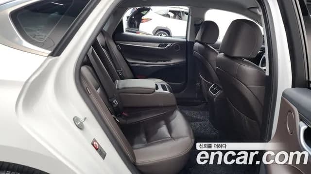 2019 Hyundai Grandeur IG 2.4 Premium Sold VIN KMHF141CBKA292510 – undercarriage 2019 Hyundai Grandeur IG 2.4 Premium Sold VIN KMHF141CBKA292510 – undercarriage
