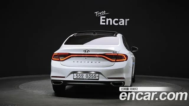 2017 Hyundai Grandeur IG 2.2 Diesel Premium Sold VIN KMHF141RBHA012962 – undercarriage 2017 Hyundai Grandeur IG 2.2 Diesel Premium Sold VIN KMHF141RBHA012962 – undercarriage
