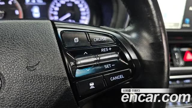 2017 Hyundai Grandeur IG 2.2 Diesel Premium Sold VIN KMHF141RBHA012962 – photo 11 2017 Hyundai Grandeur IG 2.2 Diesel Premium Sold VIN KMHF141RBHA012962 – photo 11