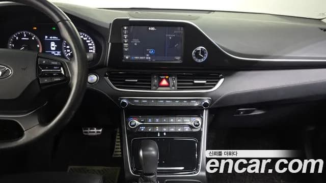2017 Hyundai Grandeur IG 2.2 Diesel Premium Sold VIN KMHF141RBHA040447 – front exterior 2017 Hyundai Grandeur IG 2.2 Diesel Premium Sold VIN KMHF141RBHA040447 – front exterior