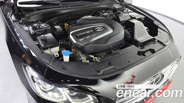 2017 Hyundai Grandeur IG 2.2 Diesel Premium Sold VIN KMHF141RBHA040447 – engine bay 2017 Hyundai Grandeur IG 2.2 Diesel Premium Sold VIN KMHF141RBHA040447 – engine bay