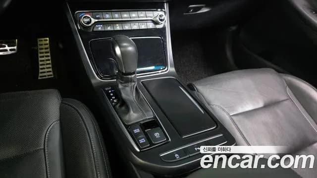 2017 Hyundai Grandeur IG 2.2 Diesel Premium Sold VIN KMHF141RBHA040447 – photo 15 2017 Hyundai Grandeur IG 2.2 Diesel Premium Sold VIN KMHF141RBHA040447 – photo 15