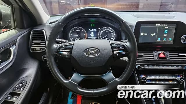 2017 Hyundai Grandeur IG 2.2 Diesel Premium Sold VIN KMHF141RBHA042997 – photo 13 2017 Hyundai Grandeur IG 2.2 Diesel Premium Sold VIN KMHF141RBHA042997 – photo 13