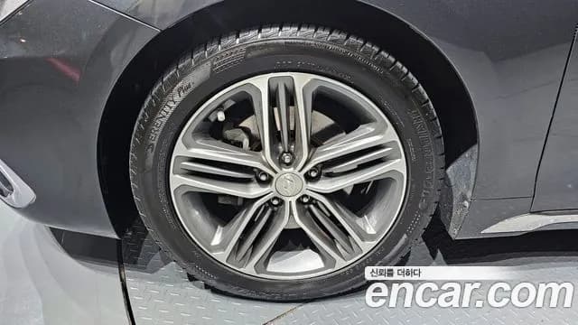 2017 Hyundai Grandeur IG 2.2 Diesel Premium Sold VIN KMHF141RBHA042997 – photo 17 2017 Hyundai Grandeur IG 2.2 Diesel Premium Sold VIN KMHF141RBHA042997 – photo 17
