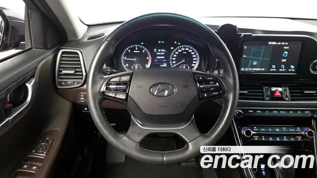 2018 Hyundai Grandeur IG 2.2 Diesel Modern Sold VIN KMHF141RBJA104917 – front exterior 2018 Hyundai Grandeur IG 2.2 Diesel Modern Sold VIN KMHF141RBJA104917 – front exterior
