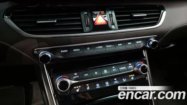 2018 Hyundai Grandeur IG 2.2 Diesel Modern Sold VIN KMHF141RBJA104917 – interior seats 2018 Hyundai Grandeur IG 2.2 Diesel Modern Sold VIN KMHF141RBJA104917 – interior seats
