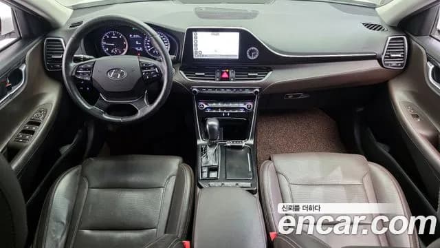 2018 Hyundai Grandeur IG 2.2 Diesel Premium Sold VIN KMHF141RBJA123234 – exterior detail 2018 Hyundai Grandeur IG 2.2 Diesel Premium Sold VIN KMHF141RBJA123234 – exterior detail