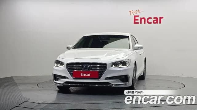 2018 Hyundai Grandeur IG 2.2 Diesel Premium Sold VIN KMHF141RBJA123234 – trunk area 2018 Hyundai Grandeur IG 2.2 Diesel Premium Sold VIN KMHF141RBJA123234 – trunk area