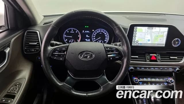 2018 Hyundai Grandeur IG 2.2 Diesel Premium Sold VIN KMHF141RBJA123234 – photo 20 2018 Hyundai Grandeur IG 2.2 Diesel Premium Sold VIN KMHF141RBJA123234 – photo 20