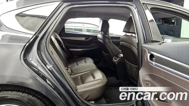 2018 Hyundai Grandeur IG Hybrid Exclusive Sold VIN KMHF2413BJA007885 – interior seats 2018 Hyundai Grandeur IG Hybrid Exclusive Sold VIN KMHF2413BJA007885 – interior seats