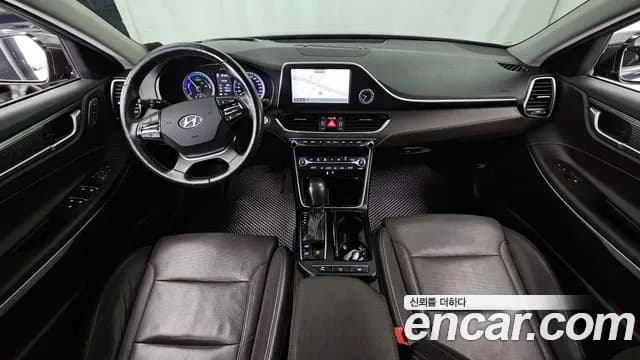 2018 Hyundai Grandeur IG Hybrid Exclusive Sold VIN KMHF2413BJA007885 – trunk area 2018 Hyundai Grandeur IG Hybrid Exclusive Sold VIN KMHF2413BJA007885 – trunk area