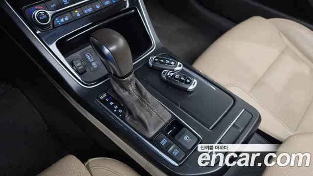 2018 Hyundai Grandeur IG Hybrid Exclusive Sold VIN KMHF2413BJA008094 – rear exterior 2018 Hyundai Grandeur IG Hybrid Exclusive Sold VIN KMHF2413BJA008094 – rear exterior