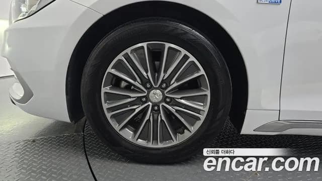 2018 Hyundai Grandeur IG Hybrid Exclusive Sold VIN KMHF2413BJA008094 – photo 15 2018 Hyundai Grandeur IG Hybrid Exclusive Sold VIN KMHF2413BJA008094 – photo 15