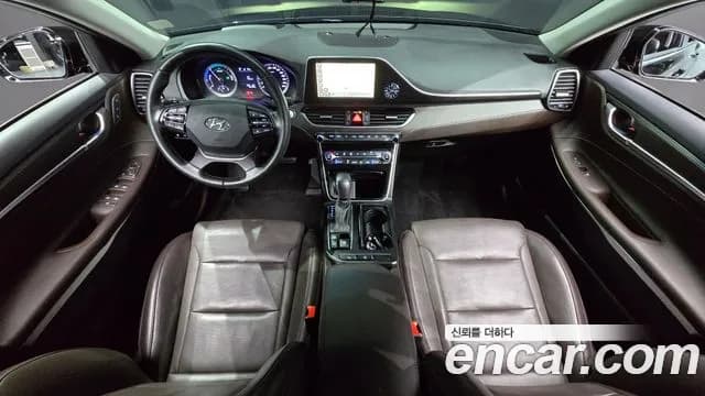 2019 Hyundai Grandeur IG Hybrid Exclusive Sold VIN KMHF2413BKA028871 – front exterior 2019 Hyundai Grandeur IG Hybrid Exclusive Sold VIN KMHF2413BKA028871 – front exterior