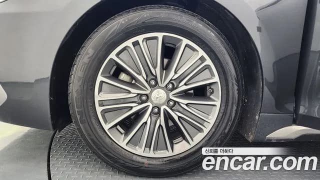 2019 Hyundai Grandeur IG Hybrid Exclusive Sold VIN KMHF2413BKA030490 – side profile 2019 Hyundai Grandeur IG Hybrid Exclusive Sold VIN KMHF2413BKA030490 – side profile