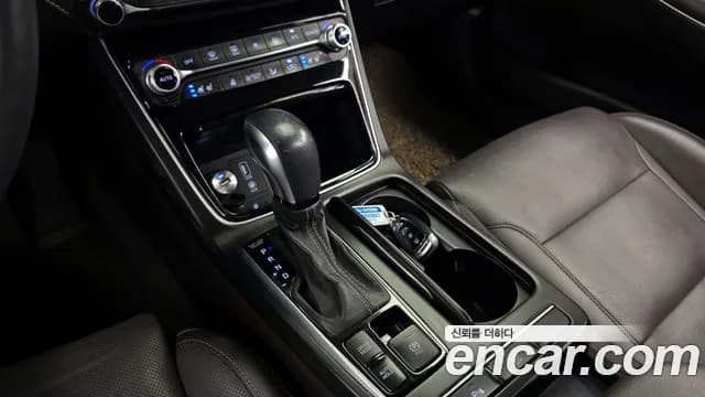 2019 Hyundai Grandeur IG Hybrid Exclusive Sold VIN KMHF2413BKA032006 – exterior detail 2019 Hyundai Grandeur IG Hybrid Exclusive Sold VIN KMHF2413BKA032006 – exterior detail