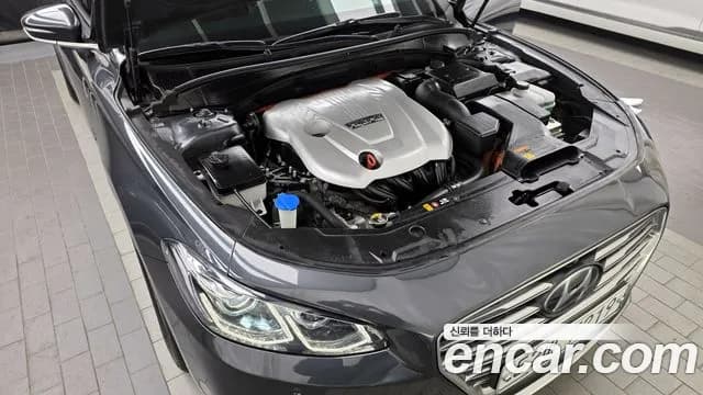 2019 Hyundai Grandeur IG Hybrid Exclusive Sold VIN KMHF2413BKA033031 – front exterior 2019 Hyundai Grandeur IG Hybrid Exclusive Sold VIN KMHF2413BKA033031 – front exterior