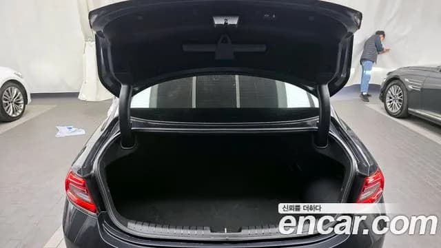 2019 Hyundai Grandeur IG Hybrid Exclusive Sold VIN KMHF2413BKA033031 – exterior detail 2019 Hyundai Grandeur IG Hybrid Exclusive Sold VIN KMHF2413BKA033031 – exterior detail