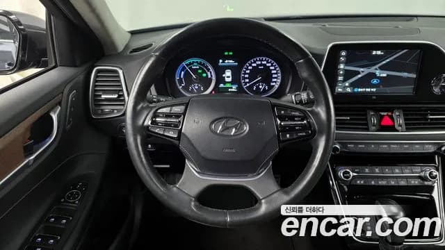 2019 Hyundai Grandeur IG Hybrid Exclusive Sold VIN KMHF2413BKA033031 – trunk area 2019 Hyundai Grandeur IG Hybrid Exclusive Sold VIN KMHF2413BKA033031 – trunk area