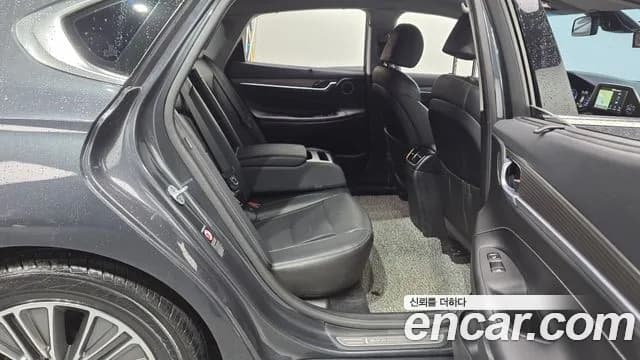 2019 Hyundai Grandeur IG Hybrid Exclusive Sold VIN KMHF2413BKA042496 – exterior detail 2019 Hyundai Grandeur IG Hybrid Exclusive Sold VIN KMHF2413BKA042496 – exterior detail
