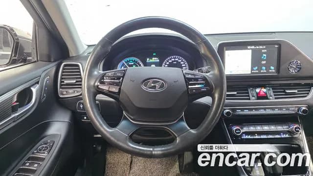 2019 Hyundai Grandeur IG Hybrid Exclusive Sold VIN KMHF2413BKA042496 – trunk area 2019 Hyundai Grandeur IG Hybrid Exclusive Sold VIN KMHF2413BKA042496 – trunk area