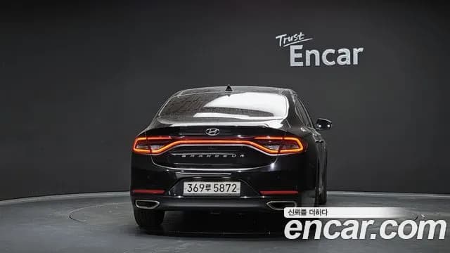 2019 Hyundai Grandeur IG Hybrid Exclusive Sold VIN KMHF2413BKA042562 – rear exterior 2019 Hyundai Grandeur IG Hybrid Exclusive Sold VIN KMHF2413BKA042562 – rear exterior