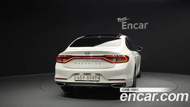 2019 Hyundai Grandeur IG Hybrid Exclusive Sold VIN KMHF2413BKA042978 – undercarriage 2019 Hyundai Grandeur IG Hybrid Exclusive Sold VIN KMHF2413BKA042978 – undercarriage