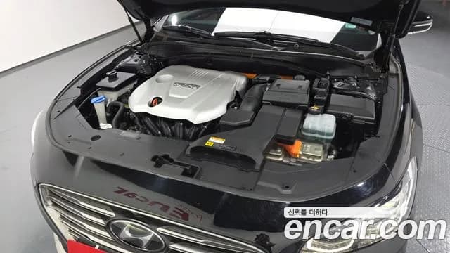 2019 Hyundai Grandeur IG Hybrid Exclusive Sold VIN KMHF2413BKA043844 – front exterior 2019 Hyundai Grandeur IG Hybrid Exclusive Sold VIN KMHF2413BKA043844 – front exterior