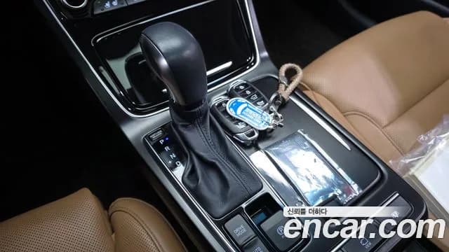 2019 Hyundai Grandeur IG Hybrid Exclusive Sold VIN KMHF2413BKA043844 – interior seats 2019 Hyundai Grandeur IG Hybrid Exclusive Sold VIN KMHF2413BKA043844 – interior seats