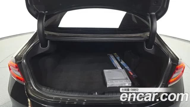 2019 Hyundai Grandeur IG Hybrid Exclusive Sold VIN KMHF2413BKA043844 – exterior detail 2019 Hyundai Grandeur IG Hybrid Exclusive Sold VIN KMHF2413BKA043844 – exterior detail
