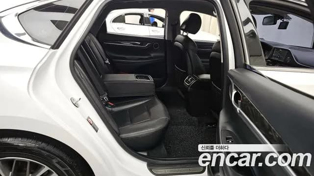 2019 Hyundai Grandeur IG 2.4 Modern Basic (Rental car) Sold VIN KMHF241CBKA173908 – rear exterior 2019 Hyundai Grandeur IG 2.4 Modern Basic (Rental car) Sold VIN KMHF241CBKA173908 – rear exterior