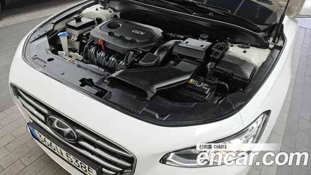 2019 Hyundai Grandeur IG 2.4 Modern Basic (Rental car) Sold VIN KMHF241CBKA173908 – interior seats 2019 Hyundai Grandeur IG 2.4 Modern Basic (Rental car) Sold VIN KMHF241CBKA173908 – interior seats