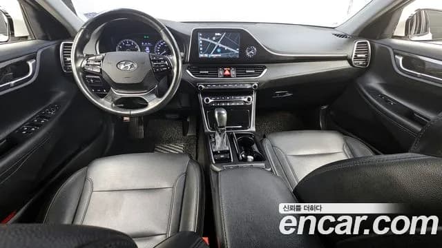 2019 Hyundai Grandeur IG 2.4 Modern Basic (Rental car) Sold VIN KMHF241CBKA173908 – trunk area 2019 Hyundai Grandeur IG 2.4 Modern Basic (Rental car) Sold VIN KMHF241CBKA173908 – trunk area