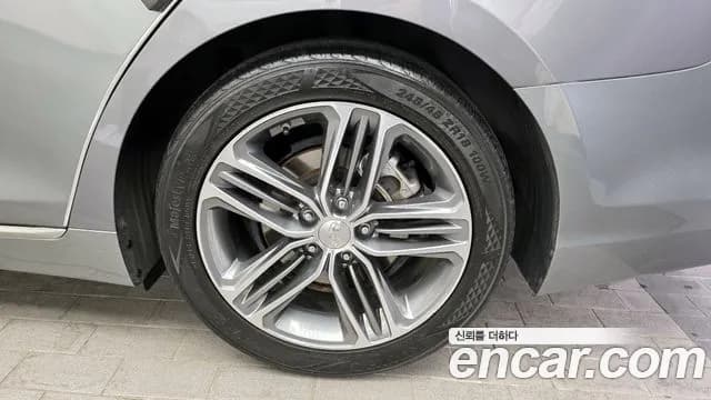 2017 Hyundai Grandeur IG 3.0 Exclusive Sold VIN KMHF241EBHA019286 – front exterior 2017 Hyundai Grandeur IG 3.0 Exclusive Sold VIN KMHF241EBHA019286 – front exterior