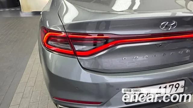 2017 Hyundai Grandeur IG 3.0 Exclusive Sold VIN KMHF241EBHA019286 – photo 20 2017 Hyundai Grandeur IG 3.0 Exclusive Sold VIN KMHF241EBHA019286 – photo 20