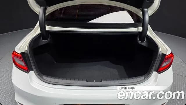 2017 Hyundai Grandeur IG 3.0 Exclusive Sold VIN KMHF241EBHA021212 – side profile 2017 Hyundai Grandeur IG 3.0 Exclusive Sold VIN KMHF241EBHA021212 – side profile