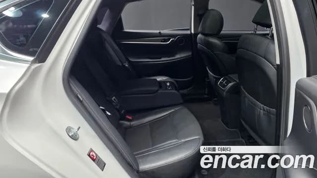 2017 Hyundai Grandeur IG 3.0 Exclusive Sold VIN KMHF241EBHA021212 – interior seats 2017 Hyundai Grandeur IG 3.0 Exclusive Sold VIN KMHF241EBHA021212 – interior seats