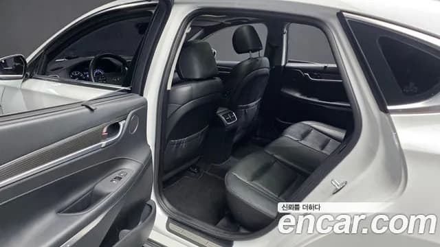 2017 Hyundai Grandeur IG 3.0 Exclusive Sold VIN KMHF241EBHA021212 – exterior detail 2017 Hyundai Grandeur IG 3.0 Exclusive Sold VIN KMHF241EBHA021212 – exterior detail