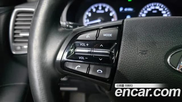 2017 Hyundai Grandeur IG 3.0 Exclusive Sold VIN KMHF241EBHA021212 – trunk area 2017 Hyundai Grandeur IG 3.0 Exclusive Sold VIN KMHF241EBHA021212 – trunk area