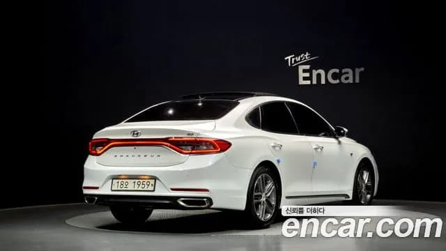 2017 Hyundai Grandeur IG 3.0 Exclusive Sold VIN KMHF241EBHA021212 – photo 15 2017 Hyundai Grandeur IG 3.0 Exclusive Sold VIN KMHF241EBHA021212 – photo 15