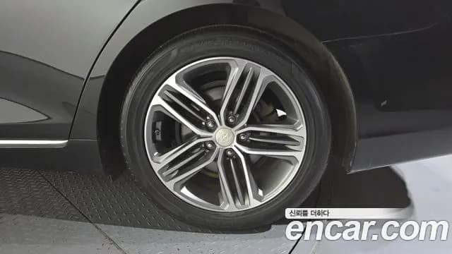 2017 Hyundai Grandeur IG 3.0 Exclusive Sold VIN KMHF241EBHA024117 – photo 28 2017 Hyundai Grandeur IG 3.0 Exclusive Sold VIN KMHF241EBHA024117 – photo 28