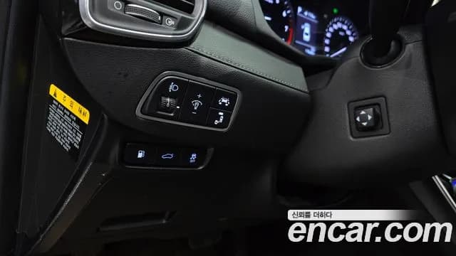 2017 Hyundai Grandeur IG 3.0 Exclusive Sold VIN KMHF241EBHA024130 – exterior detail 2017 Hyundai Grandeur IG 3.0 Exclusive Sold VIN KMHF241EBHA024130 – exterior detail