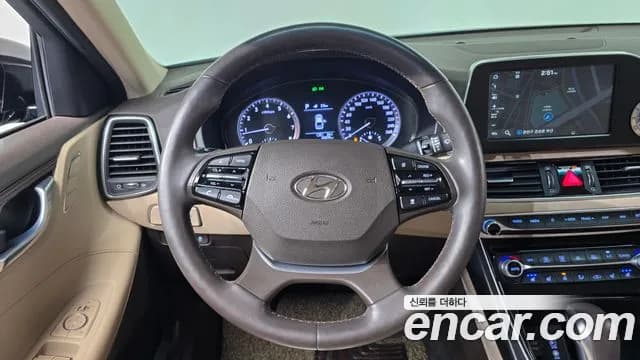 2017 Hyundai Grandeur IG 3.0 Exclusive Sold VIN KMHF241EBHA030352 – trunk area 2017 Hyundai Grandeur IG 3.0 Exclusive Sold VIN KMHF241EBHA030352 – trunk area